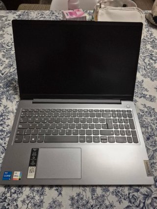 Portátil Lenovo IdeaPad 3 i5 8GB RAM