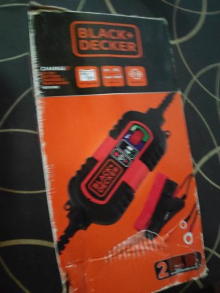 Cargador Batería Black+Decker coche moto