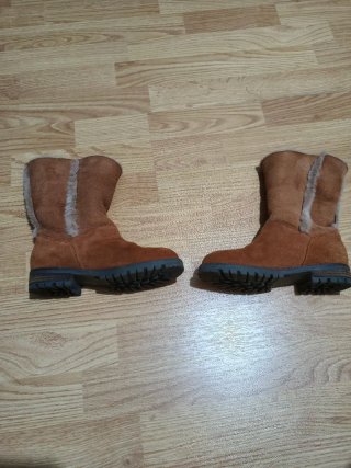 Botines de ante con borreguito. Talla 32