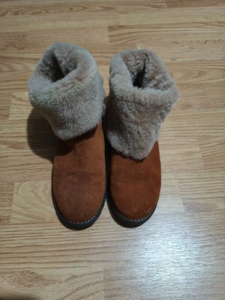 Botines de ante con borreguito. Talla 32