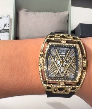Reloj Guess Dorado y Negro con Cristales