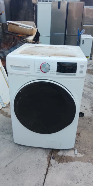 Lavadora de Carga Frontal Blanca 18 kg con garantí