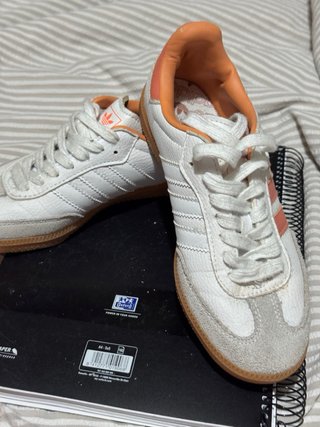 Zapatillas Adidas Samba Blancas y Naranjas