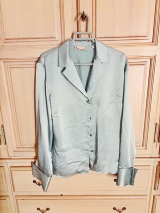 Camisa turquesa de vestir con botones