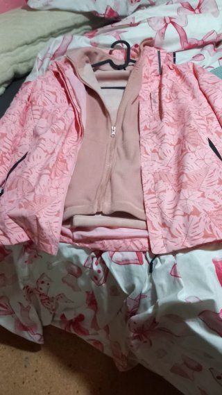 Chaqueta Rosa con Estampado
