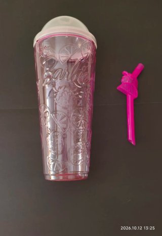 Vaso Barbie Pop Reveal Fruit con Cannuccia