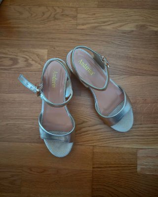 Sandalias cuña Andarina Talla 36 Doradas