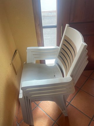 Set di 4 sedie in plastica bianche