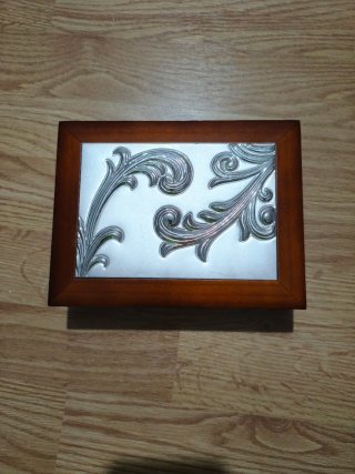 Joyero de madera y plata