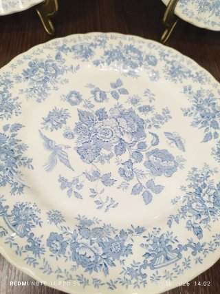 Antiguos platos ingleses de porcelana