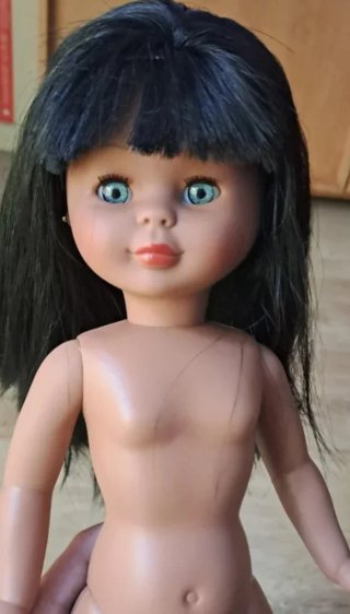 Nancy Negra Ojos Azules Desnuda