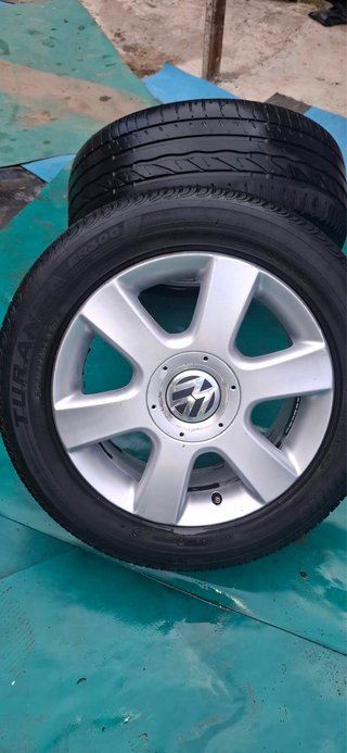 Llantas Volkswagen Touran 16' (4 unidades)