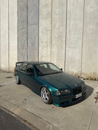 BMW 325i e36