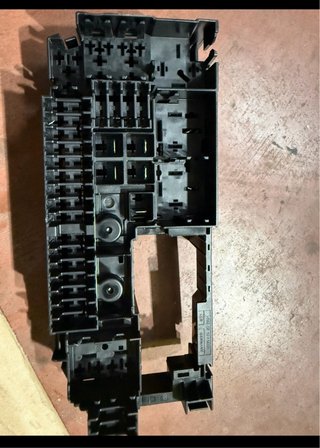 Caja Fusibles Seat Ibiza KJ1