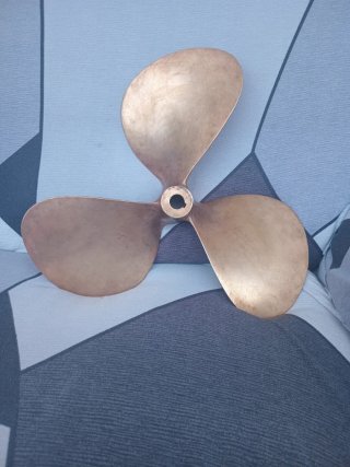 Hélice de Bronce de Tres Palas