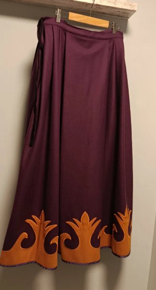 Refajo de lana morado/mostaza para traje regional