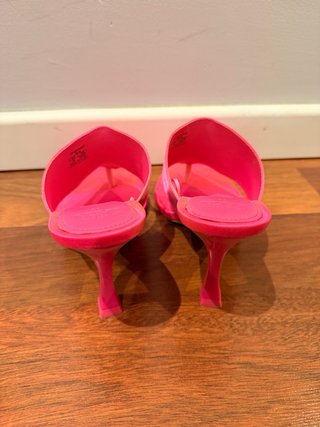 Sandalias de tacón satinadas rosas Zara