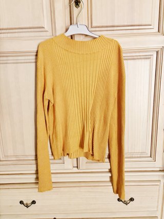 Blusa/Jersey Fino en color mostaza de Cuello Alto