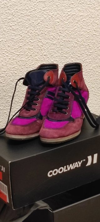 Botines Geox.39 Zapatillas fucsia y Rojo con cuña