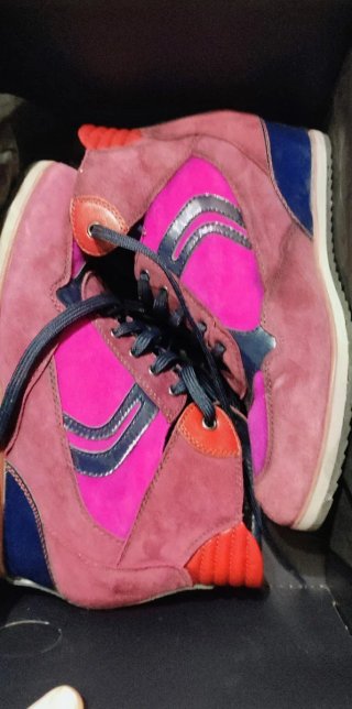 Botines Geox.39 Zapatillas fucsia y Rojo con cuña