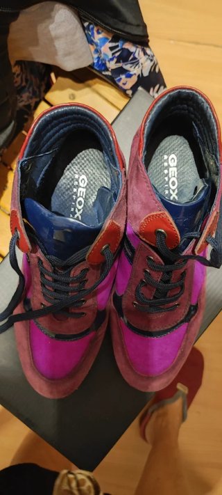 Botines Geox.39 Zapatillas fucsia y Rojo con cuña