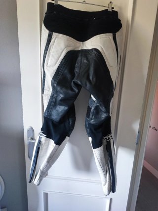 Mono berik 2 piezas
