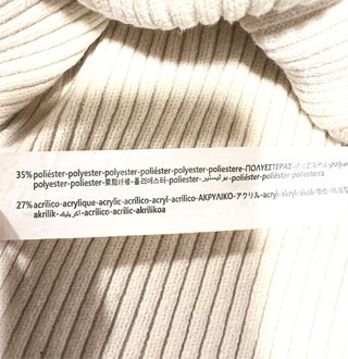 Talla L. BERSHKA. Top de punto acanalado tipo polo