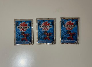 BAKUGAN SOBRES IMANES Y CROMOS