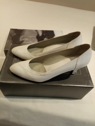Zapatos de novia de piel blancos, talla 38