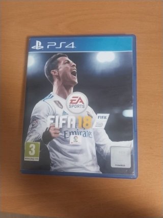 Pacchetto 3 Giochi PS4: WWE 2K18, FIFA 21, FIFA 18