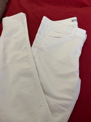 Pantalón vaquero blanco Stradivarius