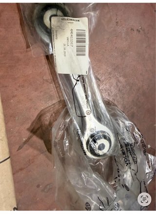 Bieleta Suspensión VW Touareg 4M0411317