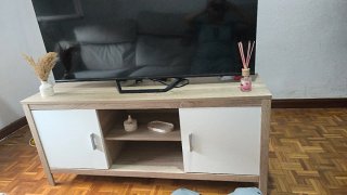 Mesa de TV con Puertas y Estante