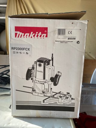 Fresadora Makita RP2300FCX 12mm