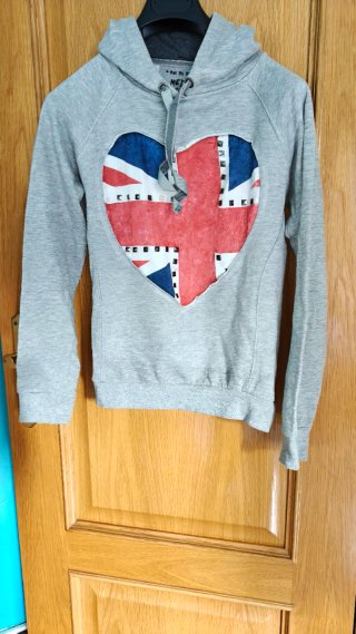 Sudadera Bershka Corazón