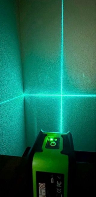 Nivel laser autonivelante + tripode.