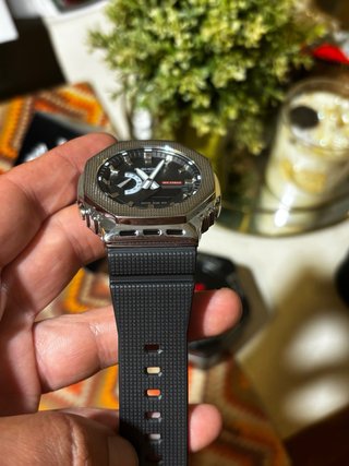 Reloj Casio G-Shock GM-2100 plata y Negro