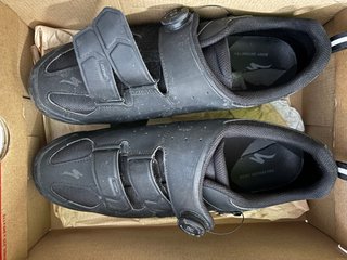 Zapatillas Ciclismo Specialized Negras.