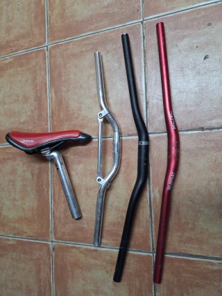 3 Manillares y Sillín de Bicicleta