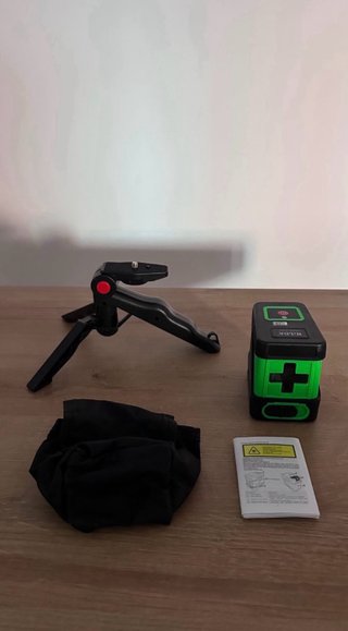 Nivel laser autonivelante + tripode.
