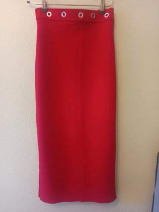Falda midi roja Zara