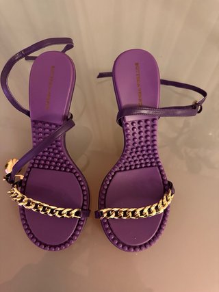 Sandalias Bottega Veneta Morado Cadena Dorada
