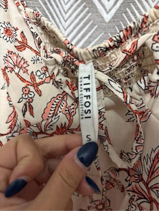 Top floral bege e rosa