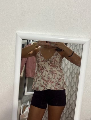Top floral bege e rosa
