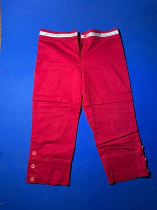Pantalón Pirata Rojo con Botones