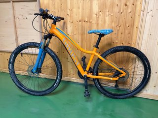 Bicicleta Ghost Lanao 27,5 Color Naranja
