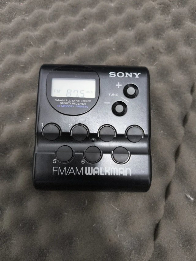 Sony Walkman SRF-M40W FM/AM Radio