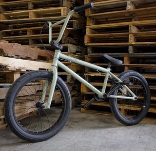 BMX VERDE EON 20" Nueva