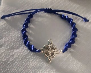 Pulsera Nudo de Bruja Azul y Plateada