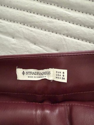 Falda pantalón polipiel burdeos